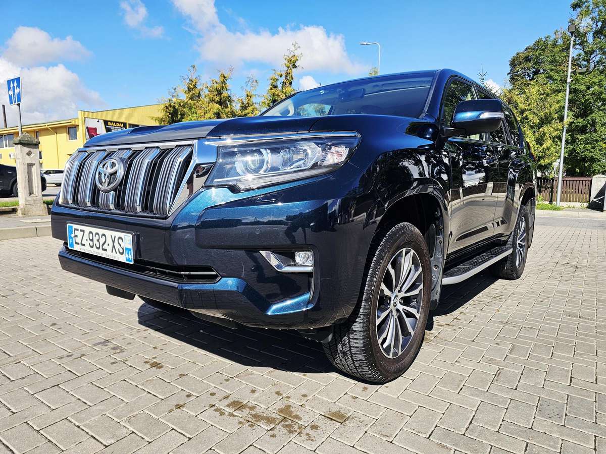 Toyota Land Cruiser - 1