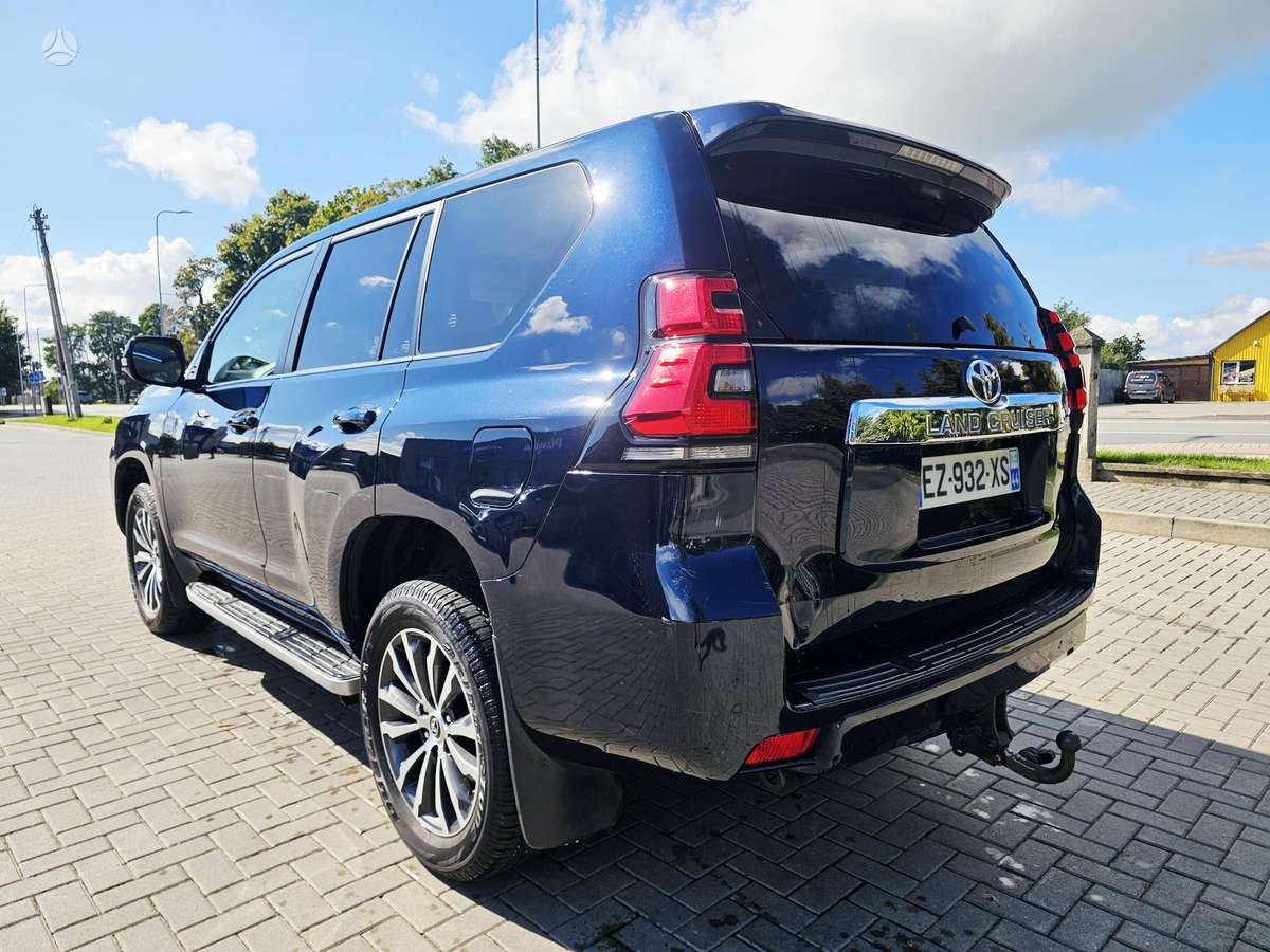 Toyota Land Cruiser - 5