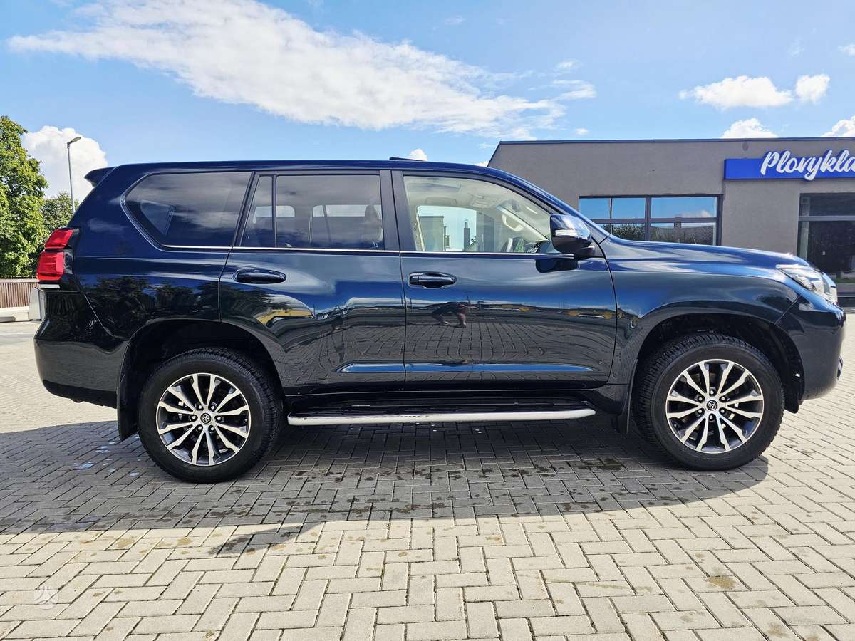 Toyota Land Cruiser - 4