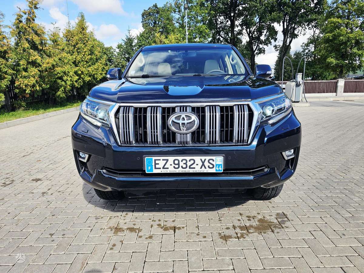 Toyota Land Cruiser - 7