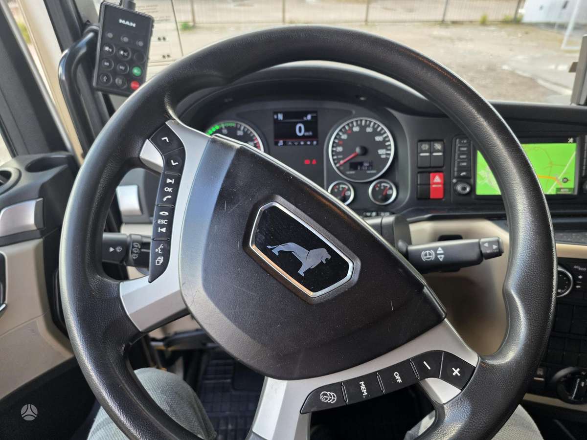 MAN TGX, 2 спальных места