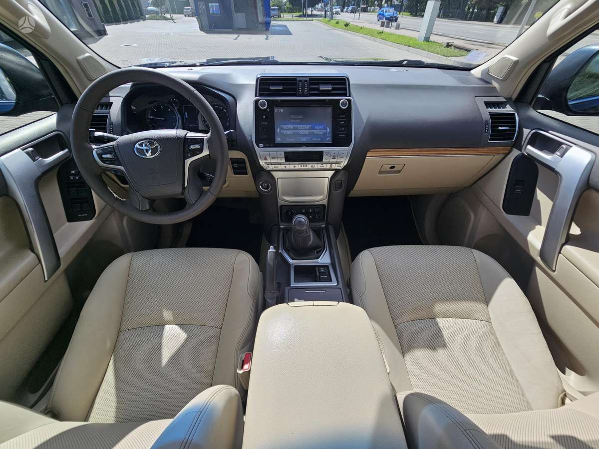 Toyota Land Cruiser - 9
