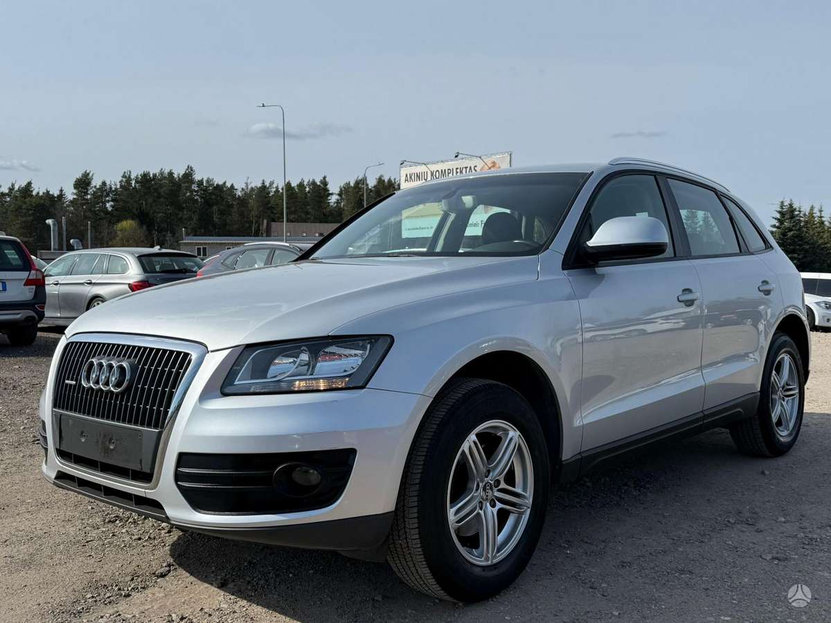 Audi Q5, 2.0 l., off-road / crossover