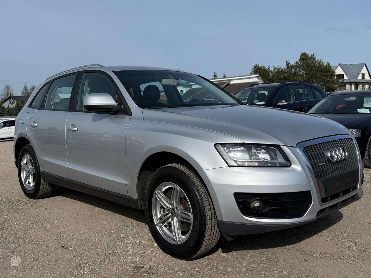 Audi Q5, 2.0 l., off-road / crossover