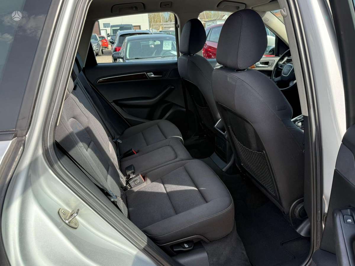 Audi Q5, 2.0 l., off-road / crossover