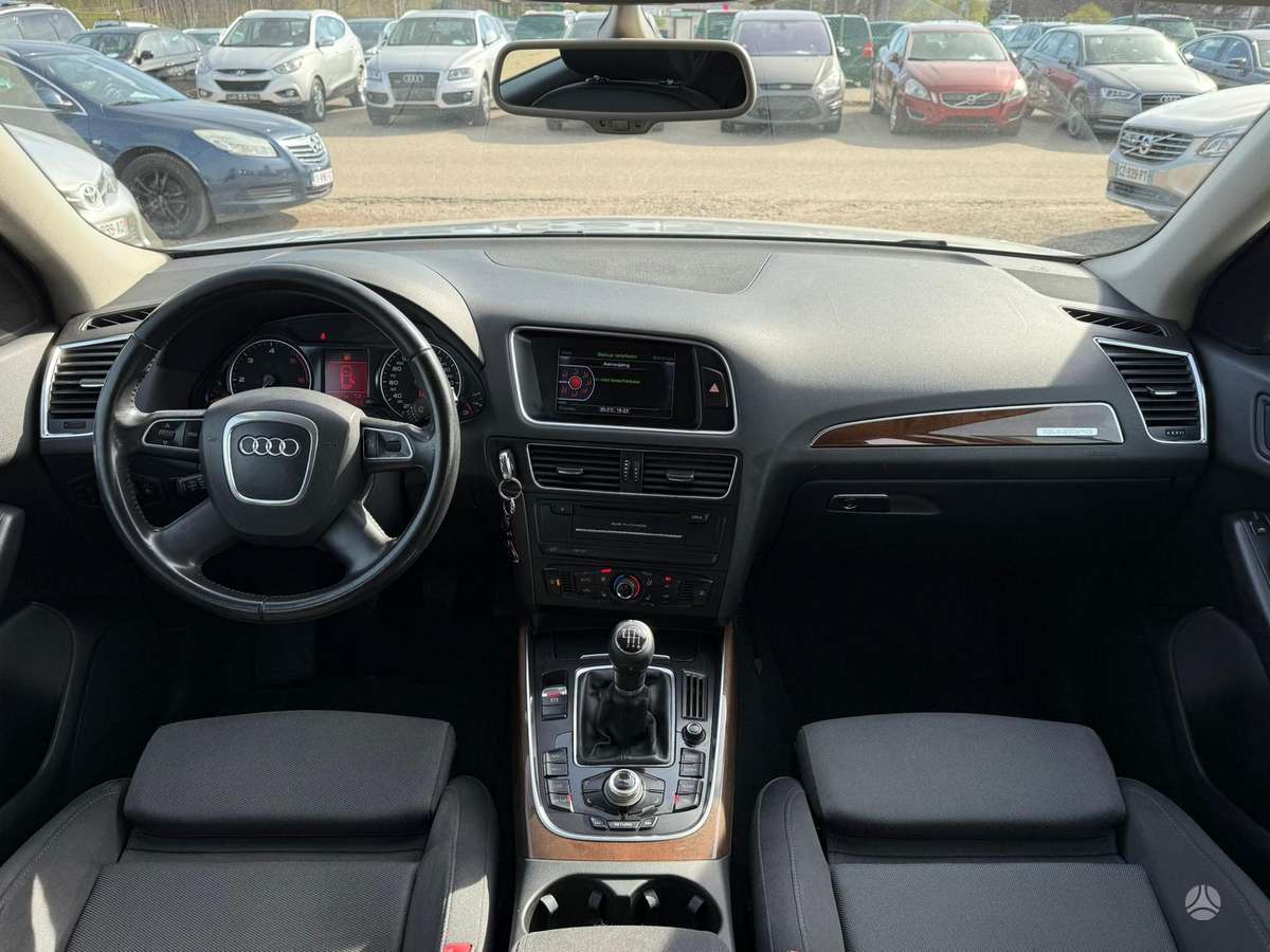 Audi Q5, 2.0 l., off-road / crossover