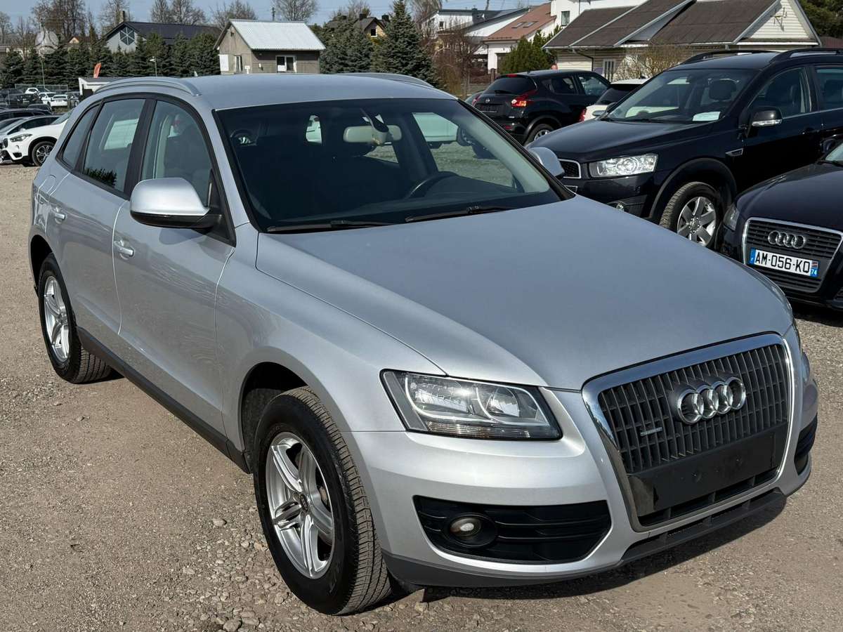 Audi Q5, 2.0 l., off-road / crossover