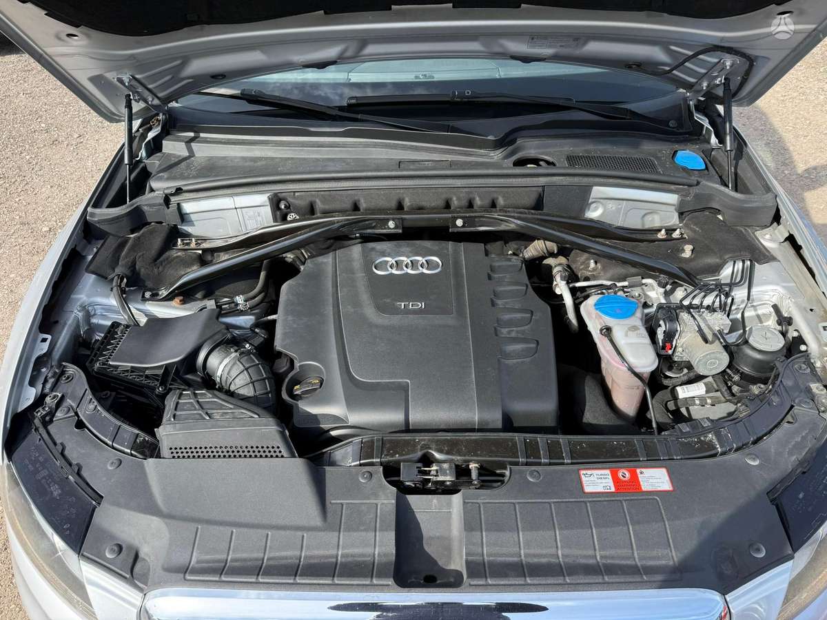 Audi Q5, 2.0 l., off-road / crossover
