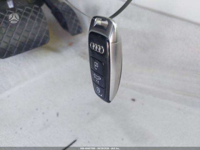 Audi A6, 2.0 l., Седан