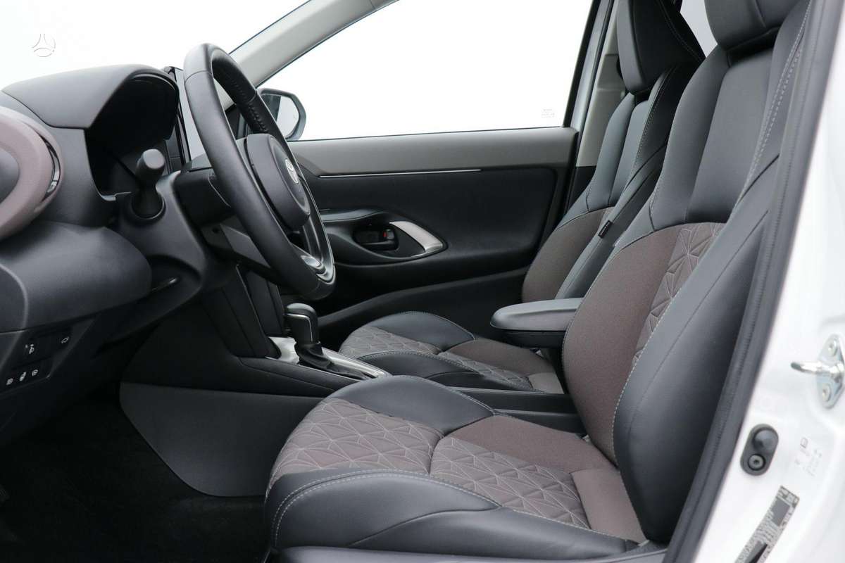 Toyota Yaris Cross - 12
