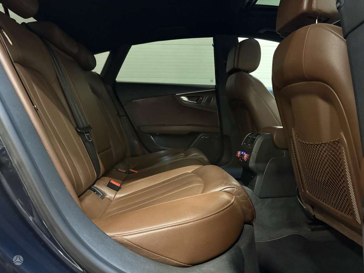 Audi A7, 3.0 l., Седан