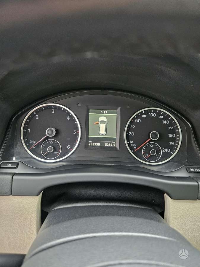 Volkswagen Tiguan - 5