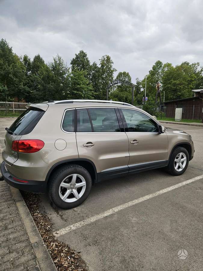 Volkswagen Tiguan - 9
