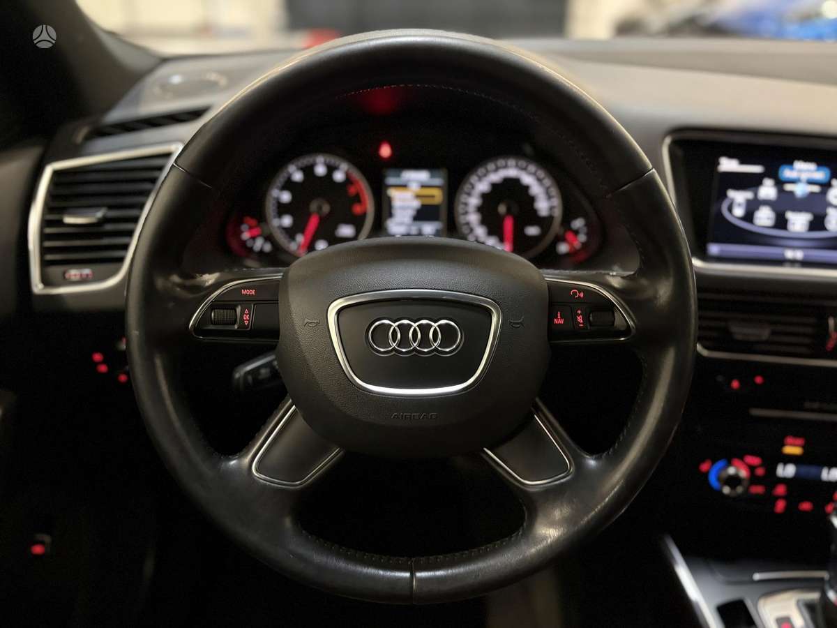 Audi Q5, 3.0 l., off-road / crossover