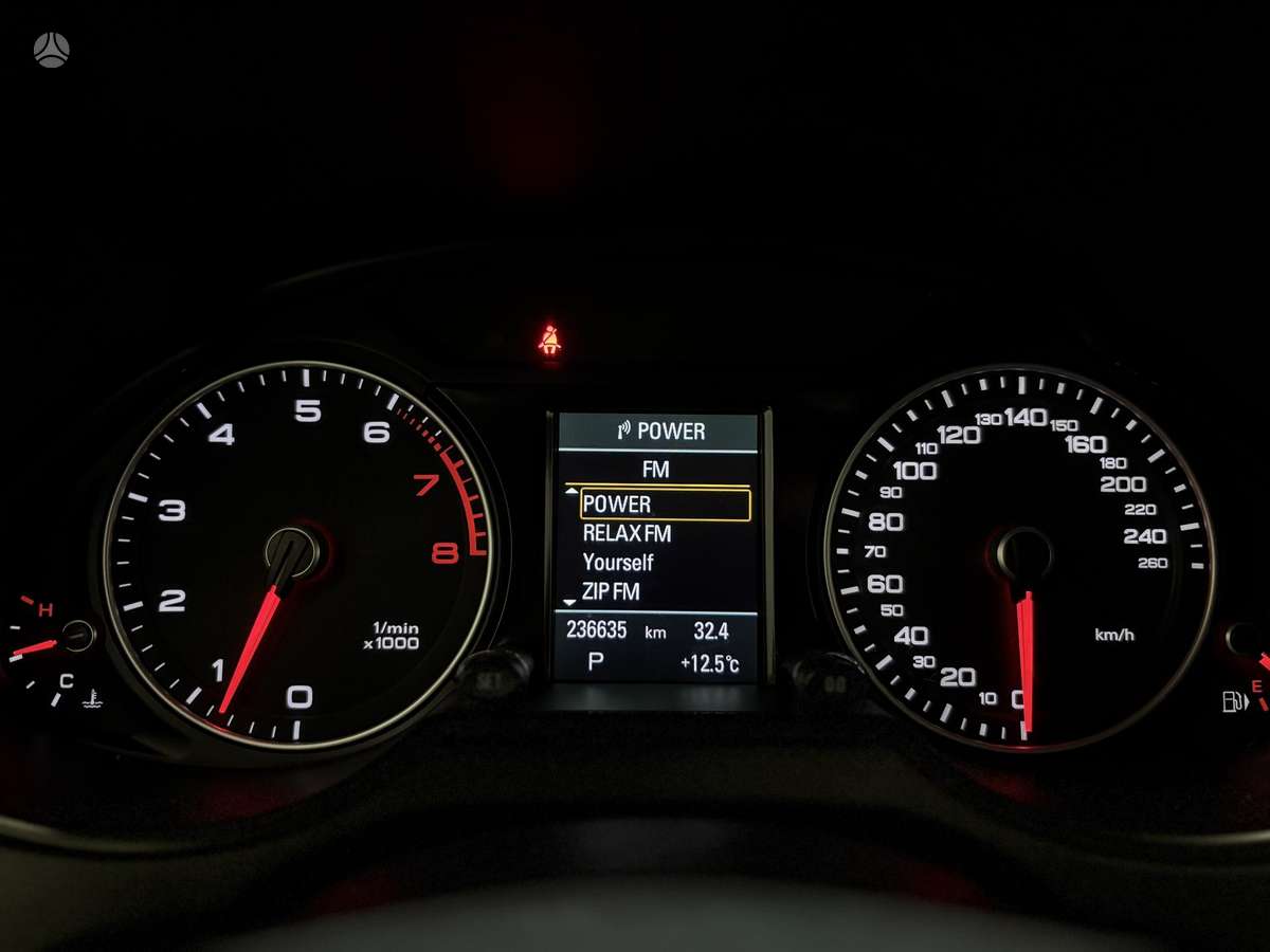 Audi Q5, 3.0 l., off-road / crossover