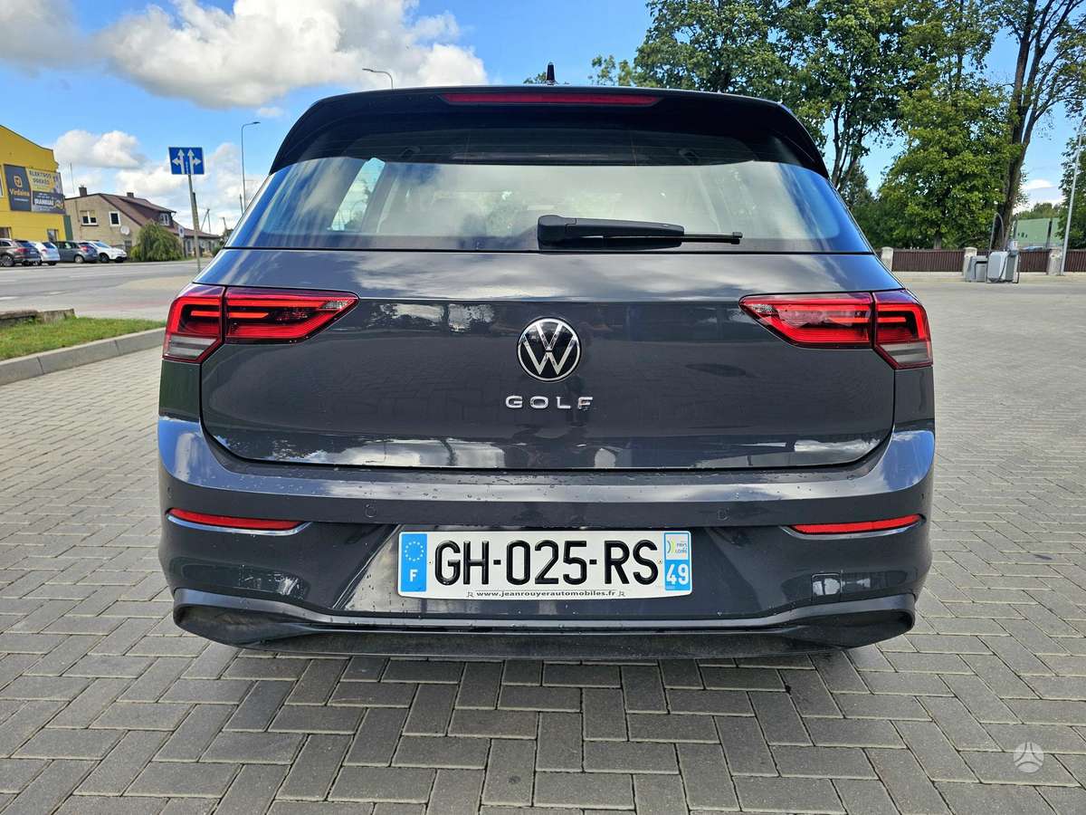 Volkswagen Golf - 8