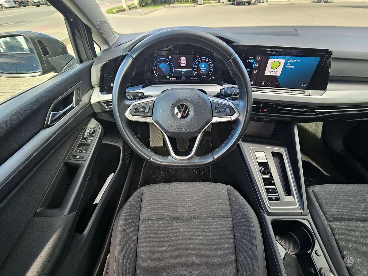 Volkswagen Golf - 10