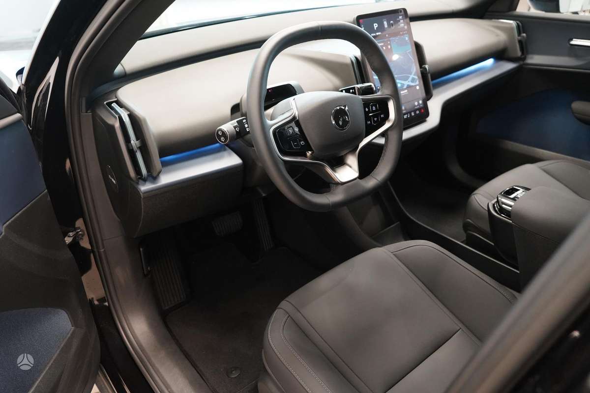 Volvo EX30 - 8
