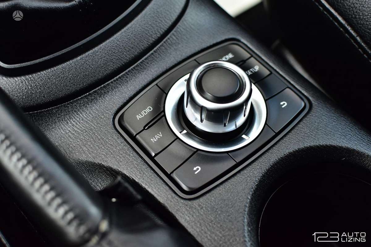 Mazda CX-5, 2.2 l., off-road / crossover