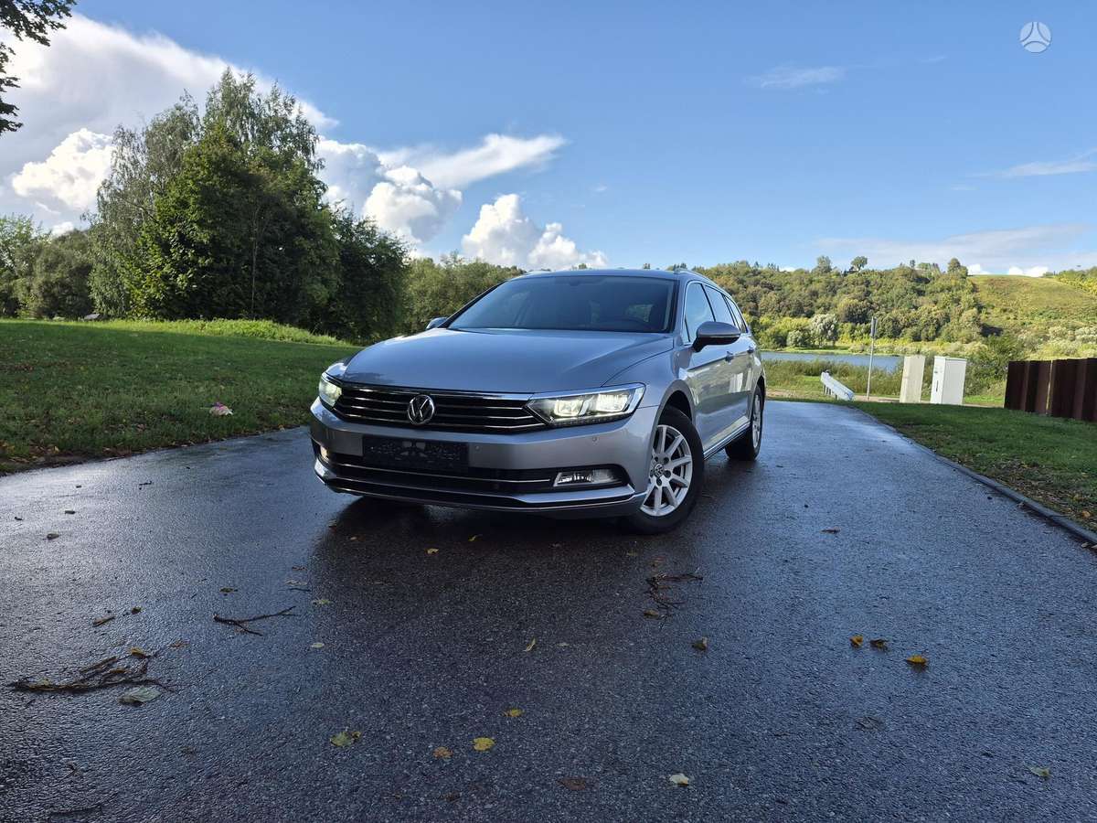 Volkswagen Passat - 1