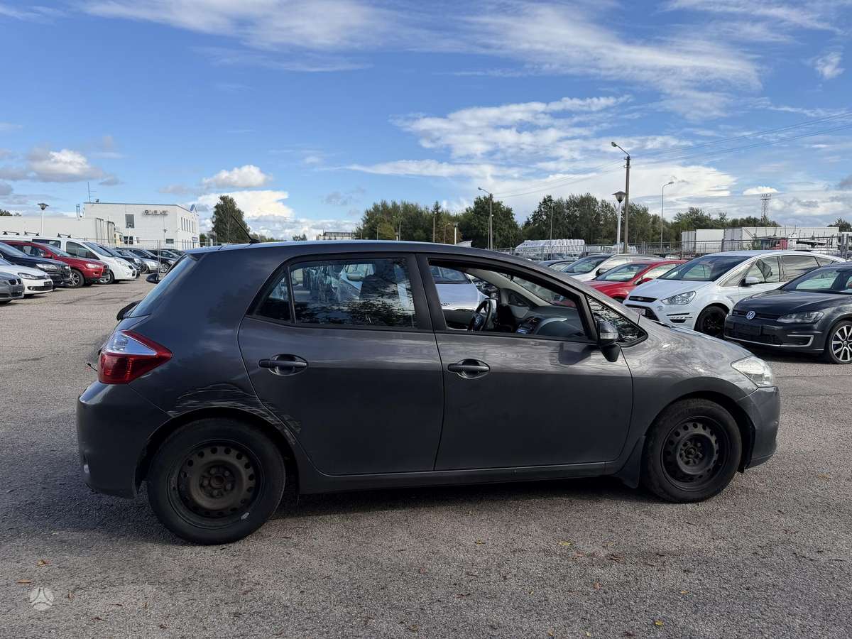 Toyota Auris, 1.3 l., hatchback