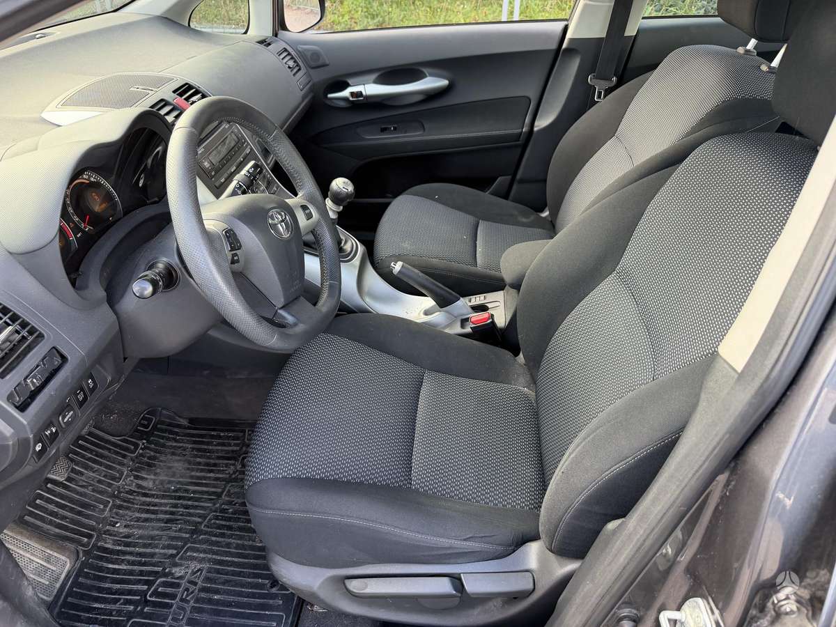 Toyota Auris, 1.3 l., hatchback