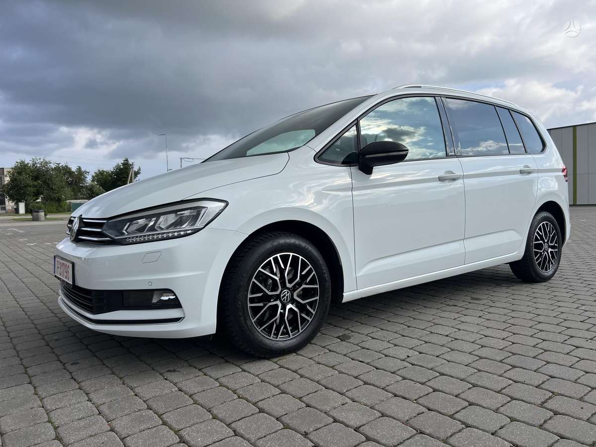 Volkswagen Touran - 1