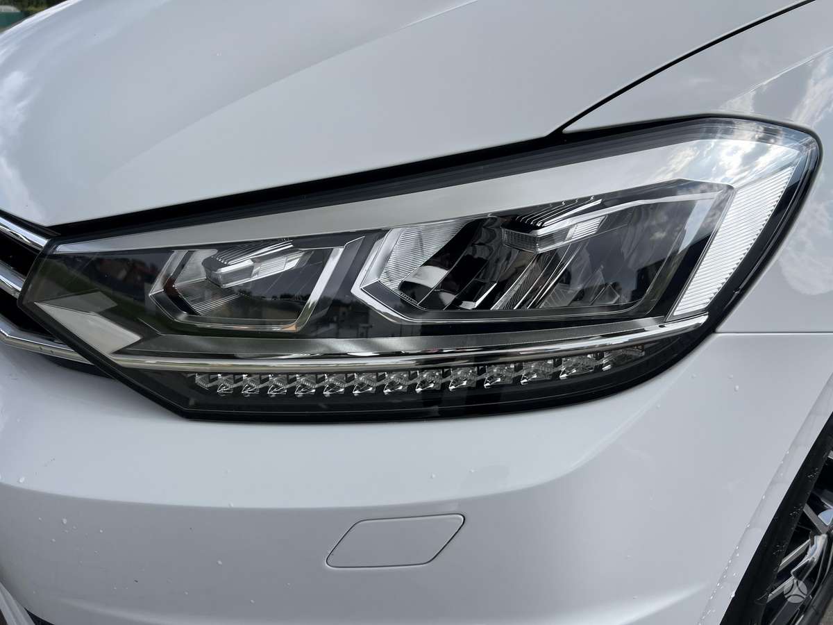 Volkswagen Touran - 4