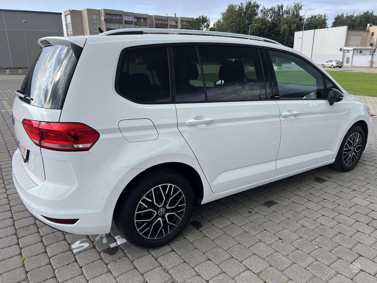 Volkswagen Touran - 8