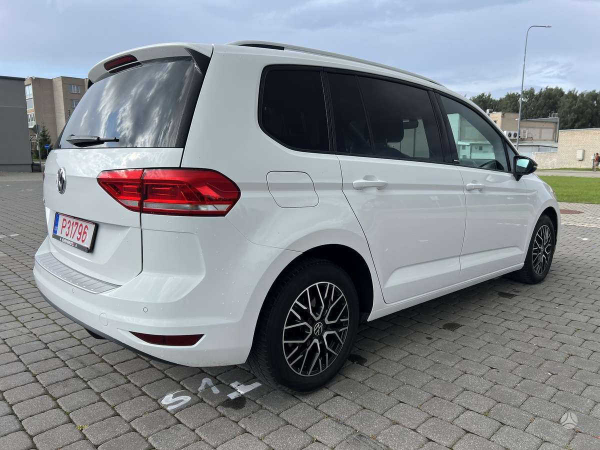 Volkswagen Touran - 10