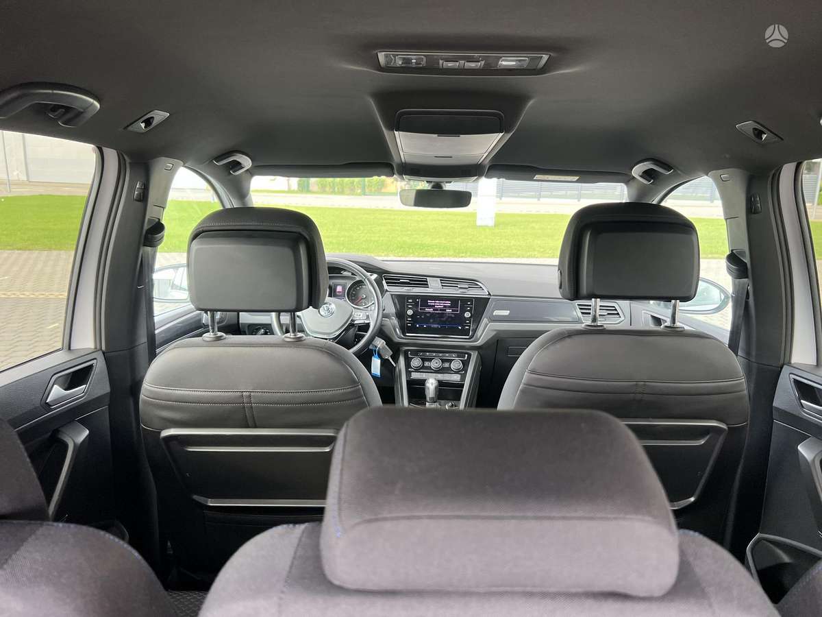 Volkswagen Touran - 11