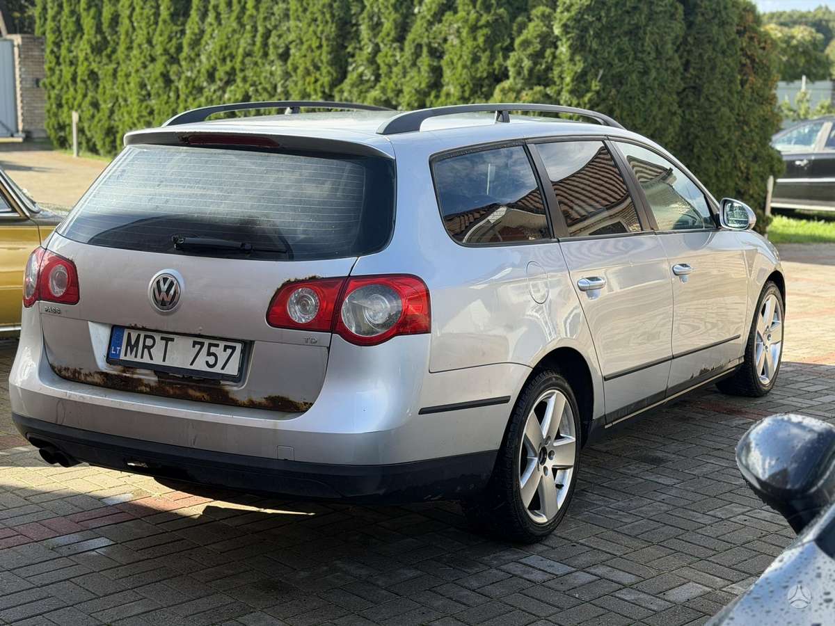 Volkswagen Passat - 4