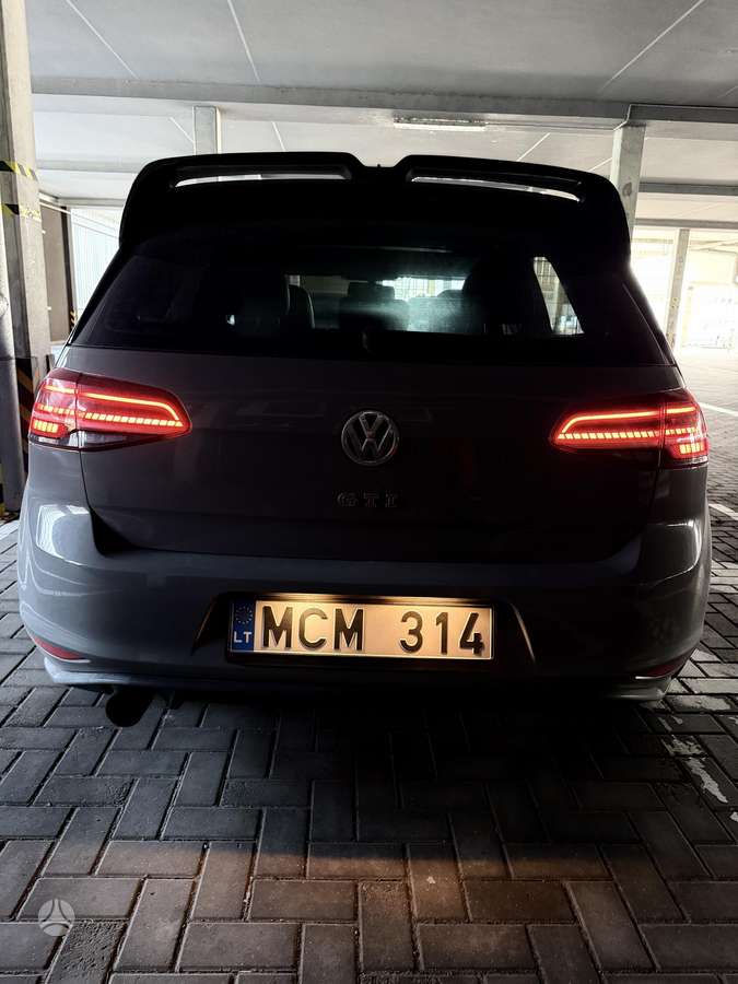 Volkswagen Golf - 3