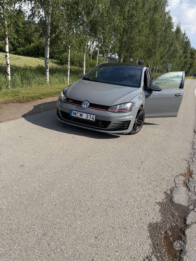 Volkswagen Golf - 5