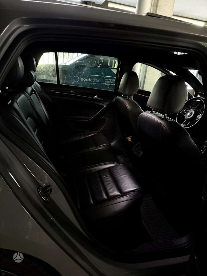 Volkswagen Golf - 10