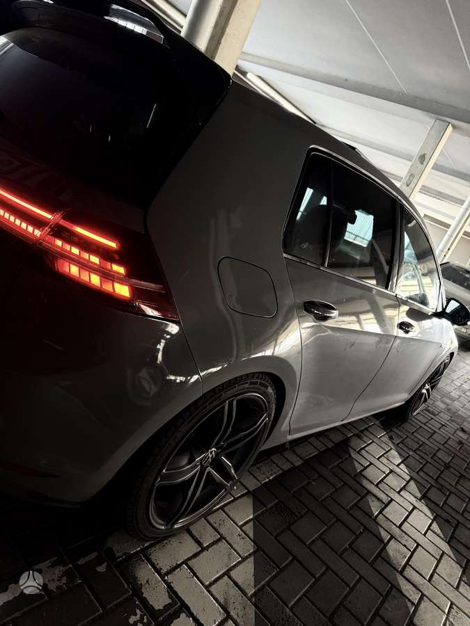 Volkswagen Golf - 12