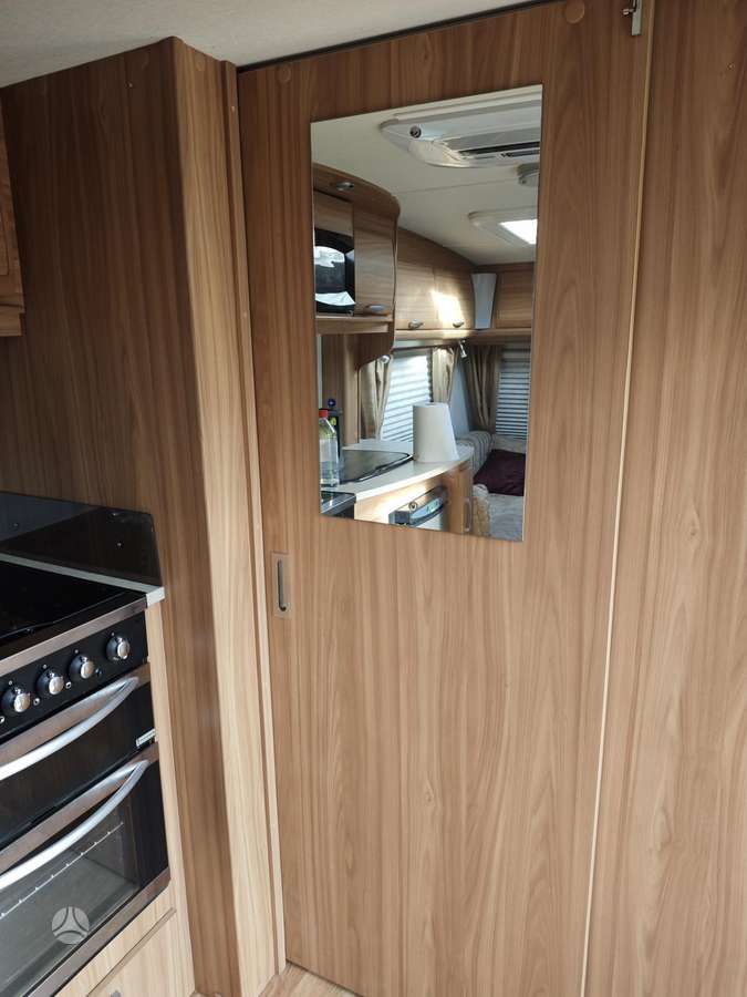 Lunar CLUBMAN Ck, кемперы