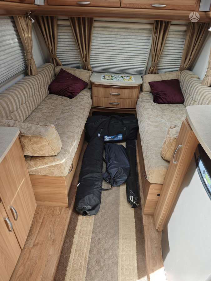 Lunar CLUBMAN Ck, кемперы