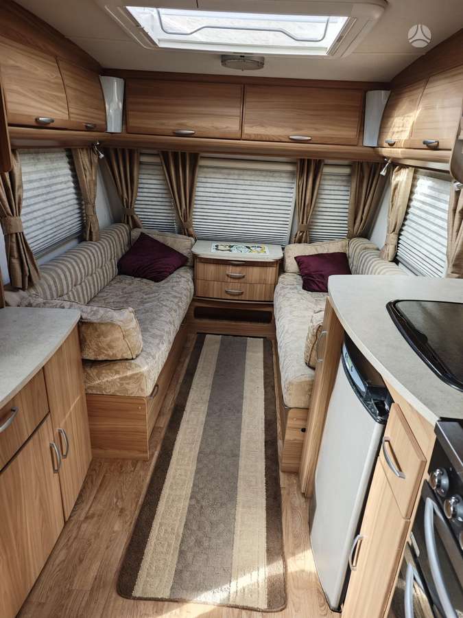 Lunar CLUBMAN Ck, кемперы