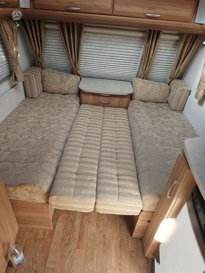 Lunar CLUBMAN Ck, кемперы