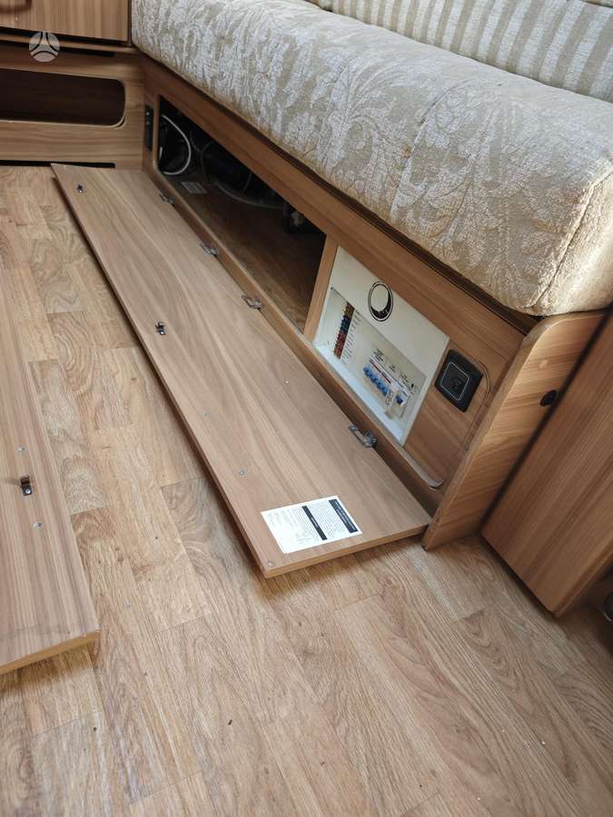 Lunar CLUBMAN Ck, кемперы