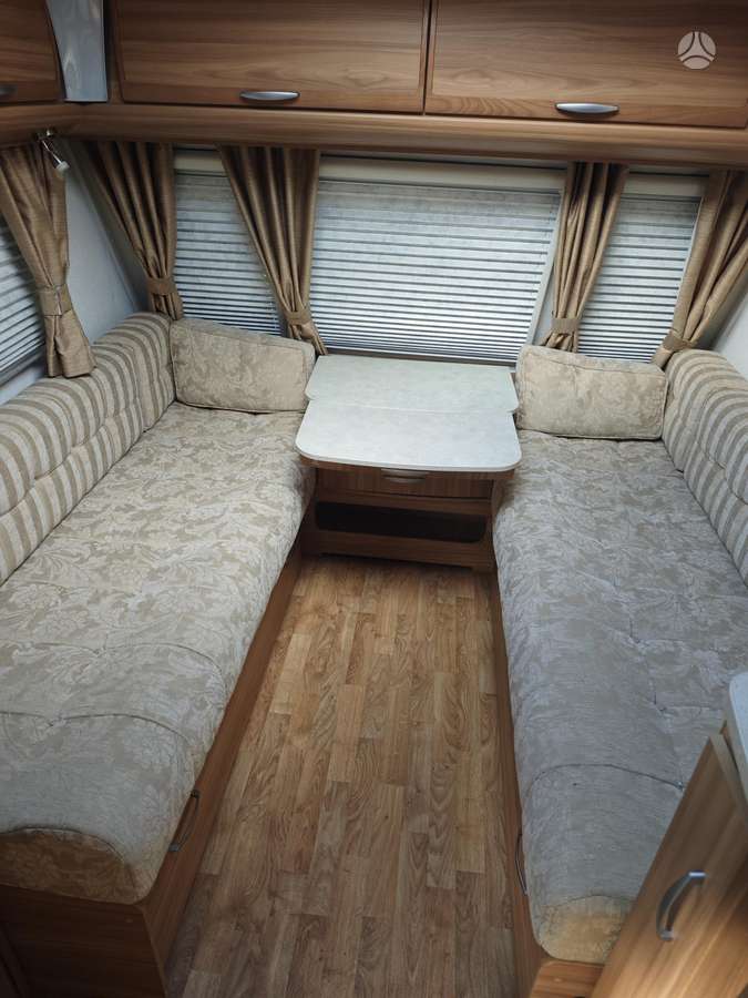 Lunar CLUBMAN Ck, кемперы
