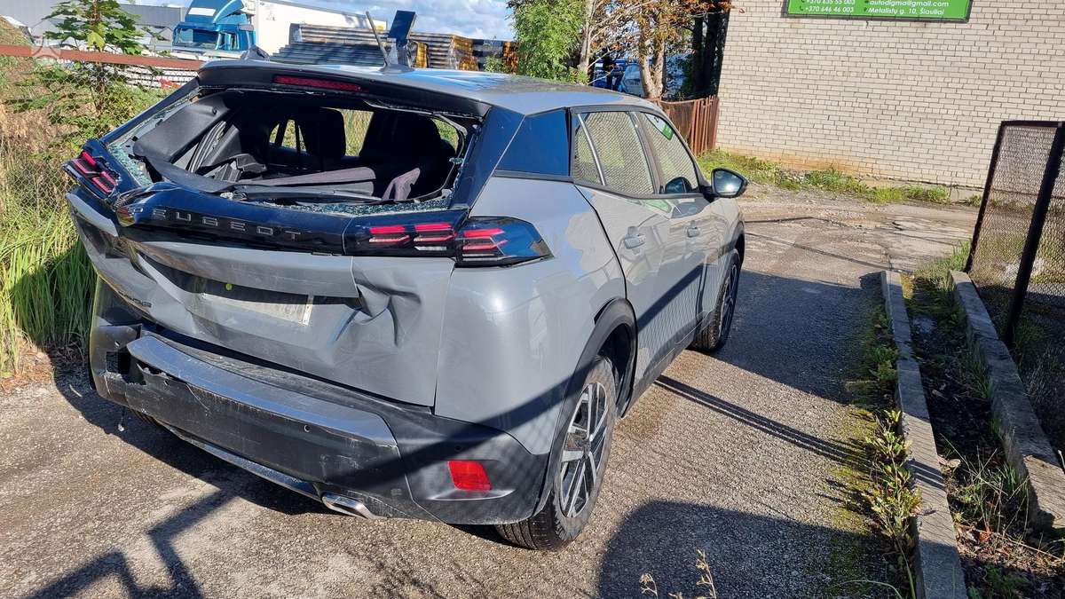 Peugeot 2008 - 4