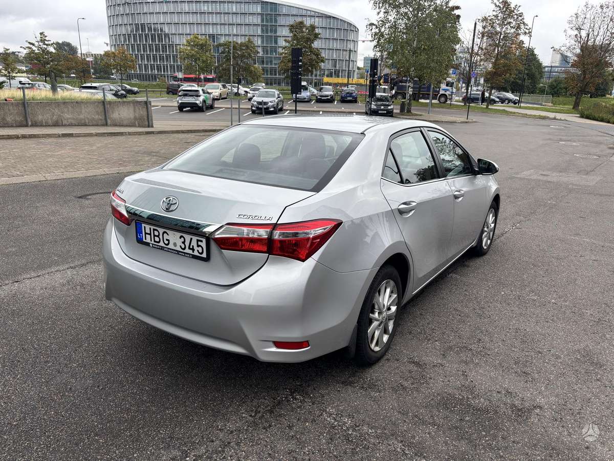 Toyota Corolla - 4