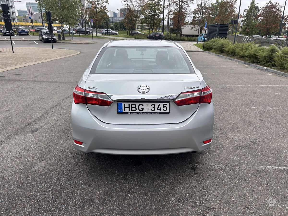 Toyota Corolla - 5