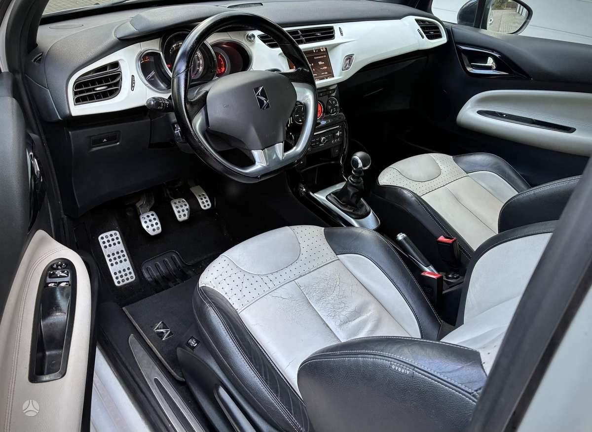 Citroen DS3, 1.6 l., Хэтчбек