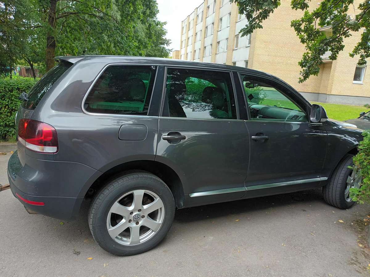 Volkswagen Touareg - 4