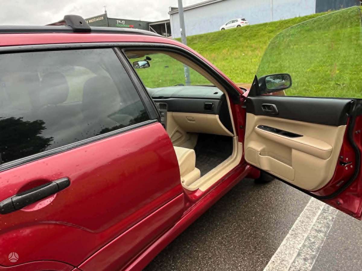 Subaru Forester, 2.5 l., off-road / crossover