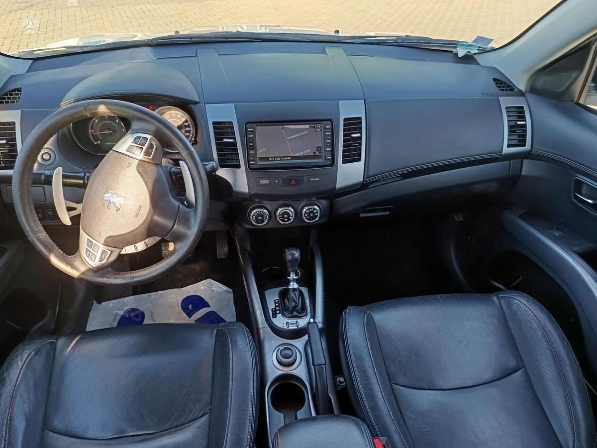 Peugeot 4007 - 7