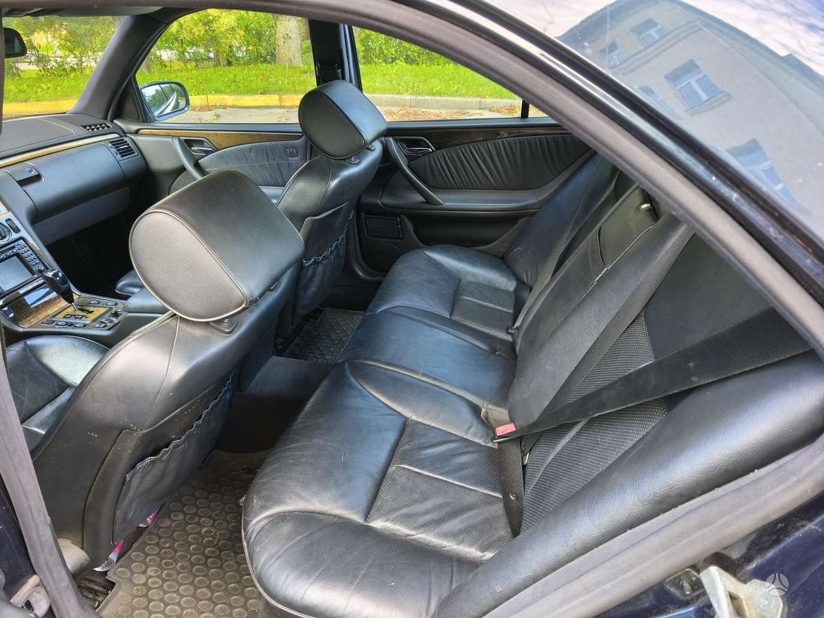 Mercedes-Benz E320, 3.2 l., Седан